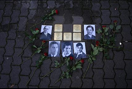 Stolpersteine erinnern an NS-Opfer