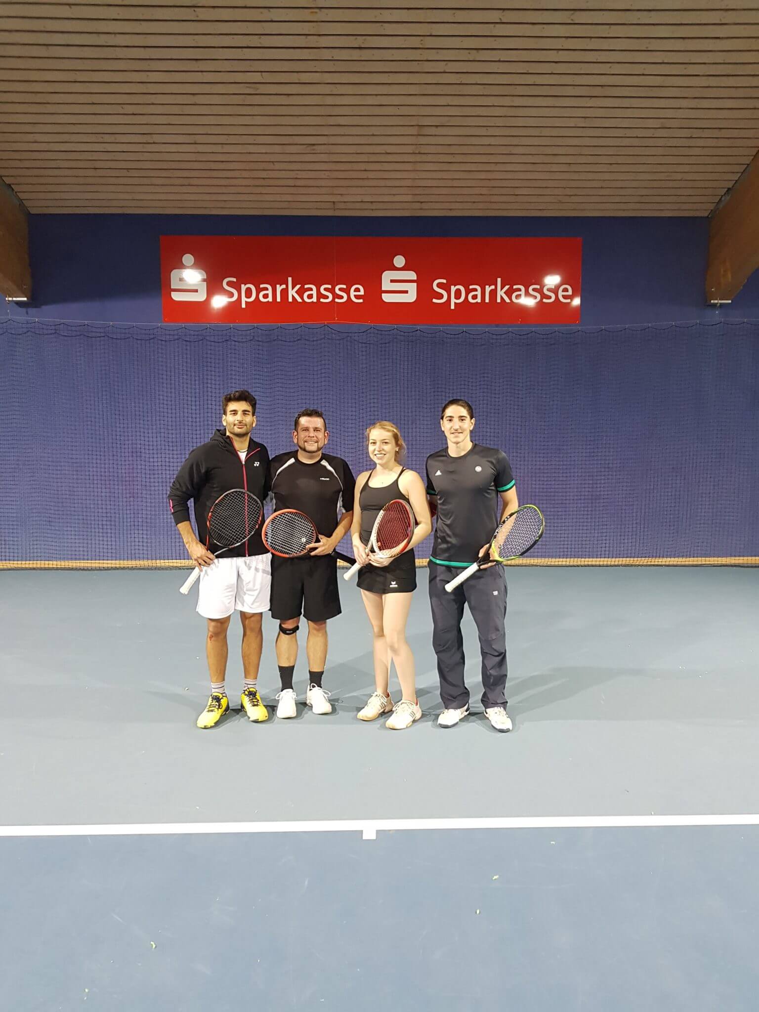 Koblenz Open 2018_Tennisstunde mit Tennis-Profis (v.l.): Benjamim Hassan, Gewinner Jörg Rohleder, Gewinnerin Franziska Simon und Raphael Loukas