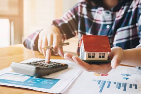 Hausfinanzierung: Kredit berechnen mit Taschenrechner