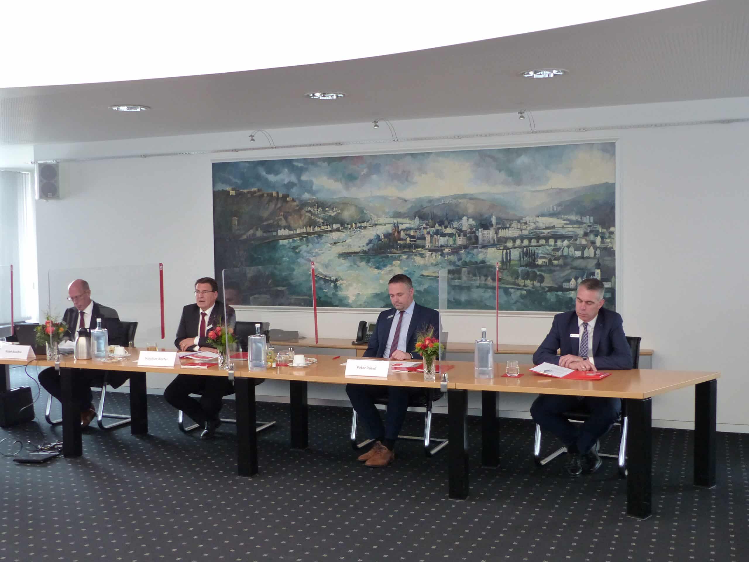 Auf der alljährlichen Pressekonferenz der Sparkasse Koblenz, gab Vorstandsvorsitzender Matthias Nester mit seinen Kollegen einen Überblick über die aktuelle Lage auf dem Immobilienmarkt.