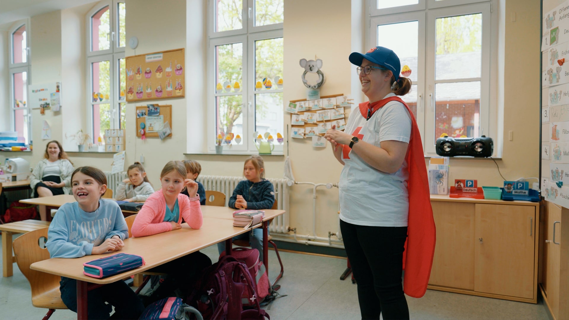 SUPERHELFER-Projekt des DRK: Superhelfer-Expertin im Klassenzimmer