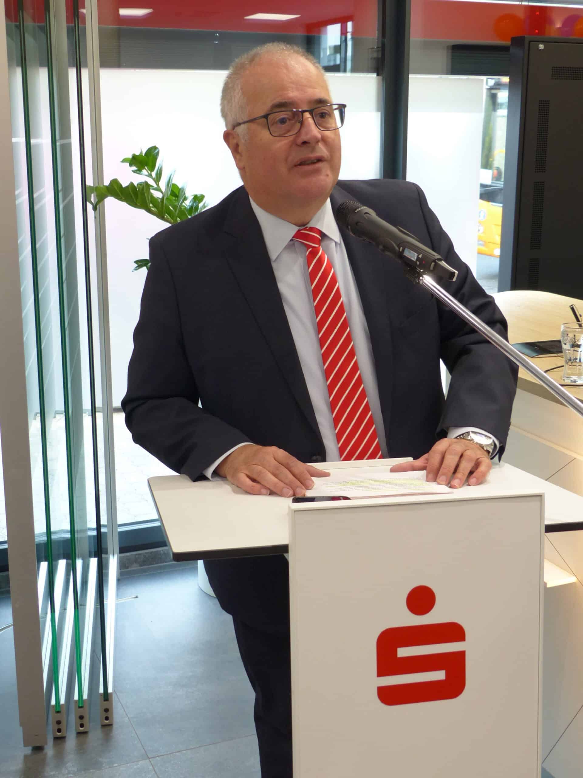 Vorstandsmitglied Jörg Perscheid hieß die Gäste vor Ort herzlich willkommen. Foto: Manfred Gerz